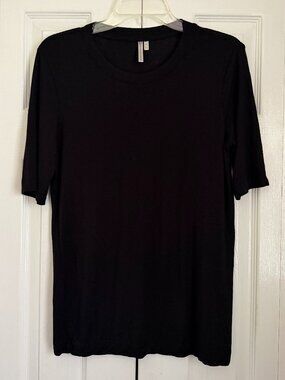 Banana Republic Black Short Sleeve Crewneck Tee